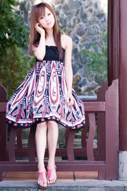 待绽蔷薇电影完整在线